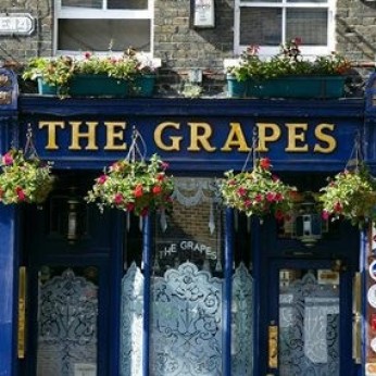 Grapes, London E14