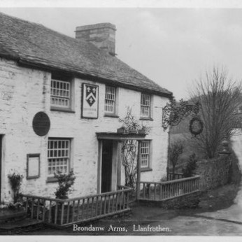 Brondanw Arms, Llanfrothen